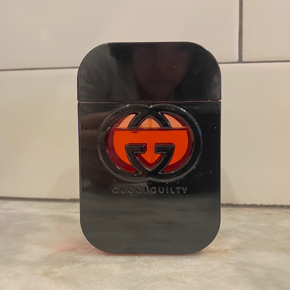Gucci black perfum